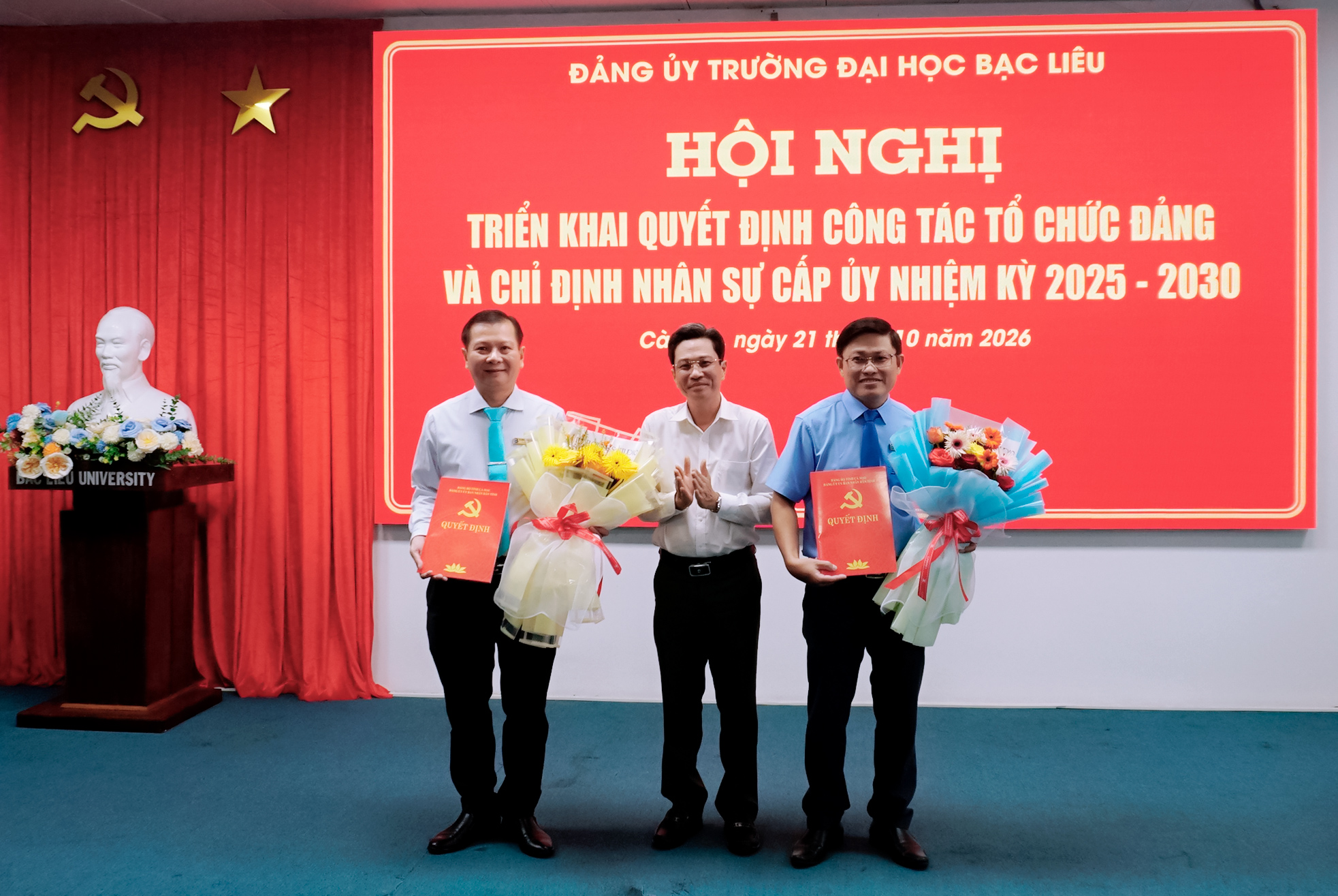 Công bố các quyết định về công tác tổ chức Đảng và nhân sự cấp ủy tại Trường Đại học Bạc Liêu